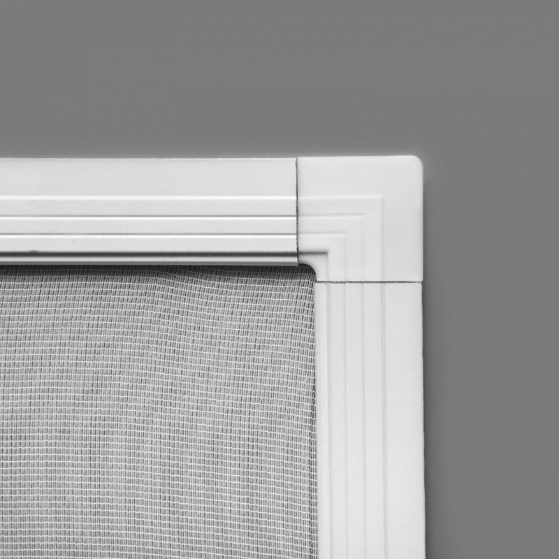 Pavouci… brrrr! Jak udržet okna a stínění bez hmyzu