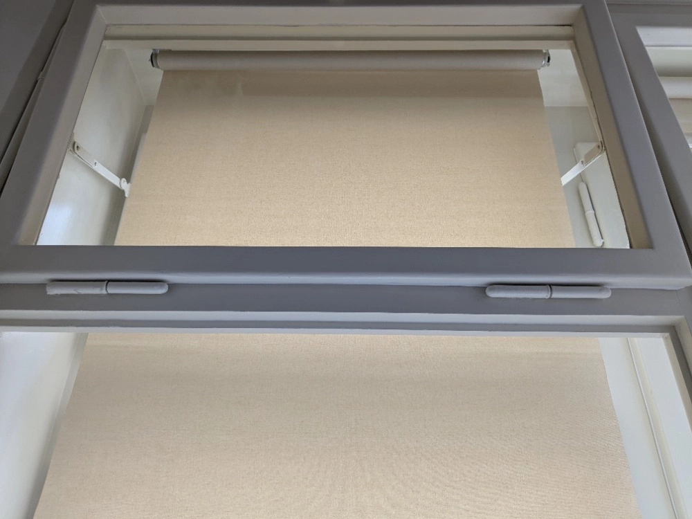 Interiérová roleta, na pružinu