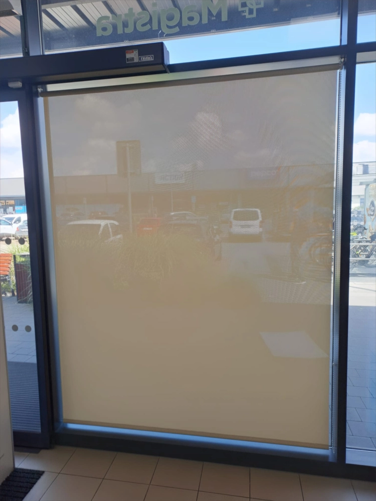 Interiérová roleta, s řetízkovým ovládáním