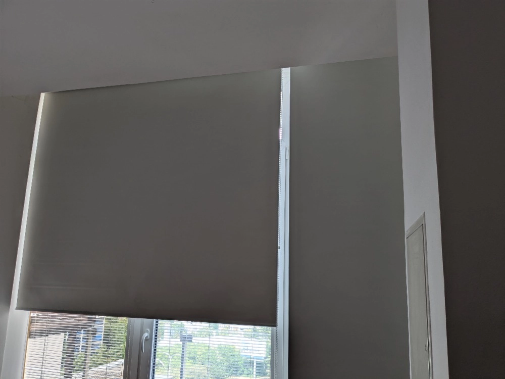 Interiérová roleta, s řetízkovým ovládáním