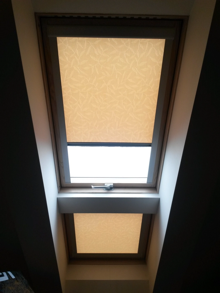 Interiérová roleta, na střešní okna