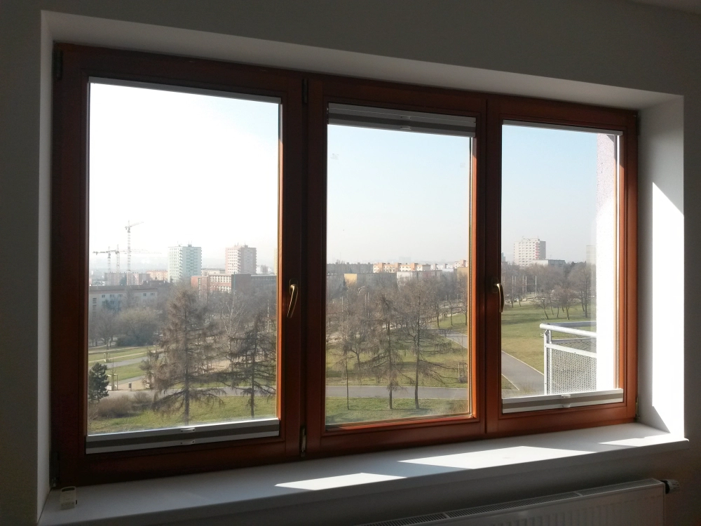 Roletka plisé na plastová a euro okenní křídla, stínění všemi směry