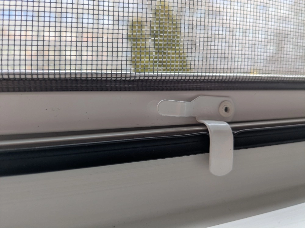 Okenní sítě proti hmyzu na plastová a eurookna