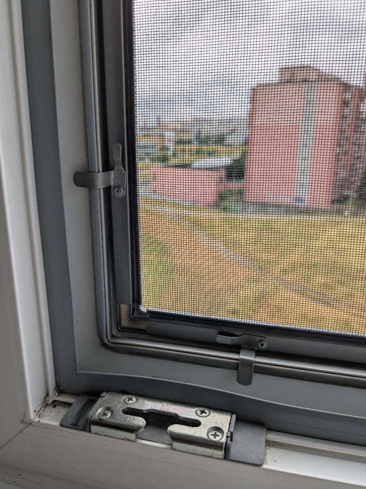 Okenní sítě proti hmyzu na plastová a eurookna