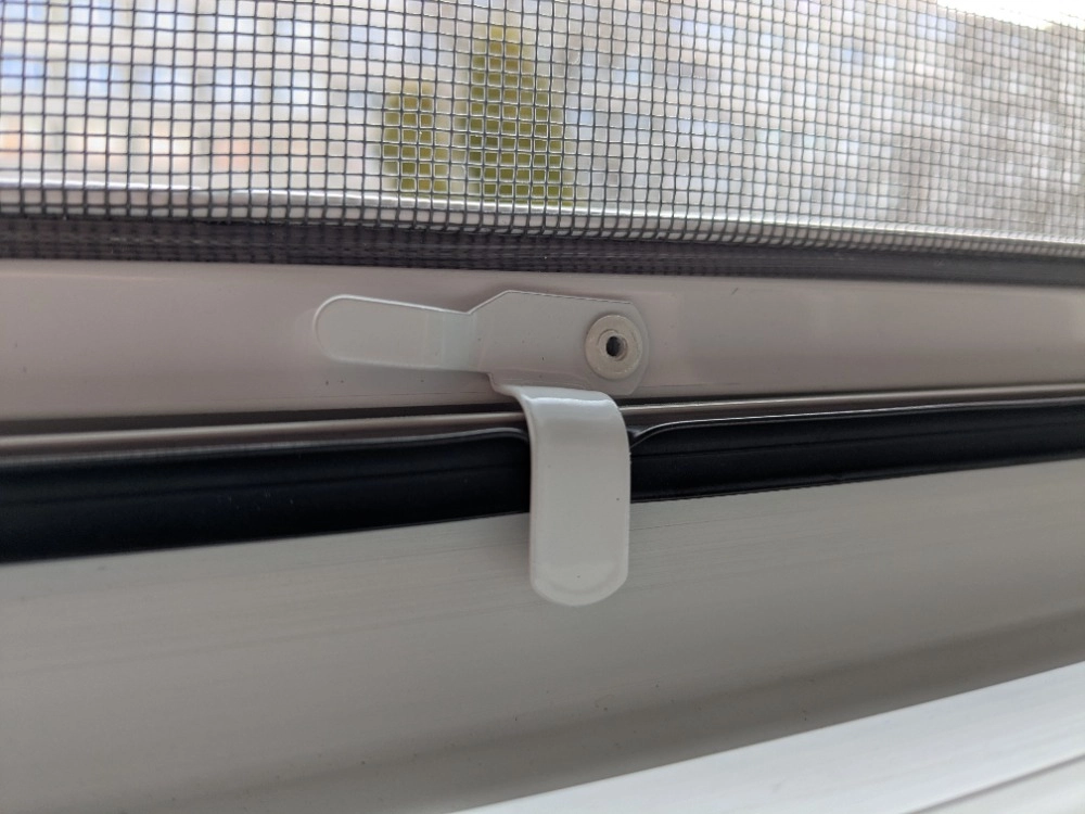 Okenní sítě proti hmyzu na plastová a eurookna