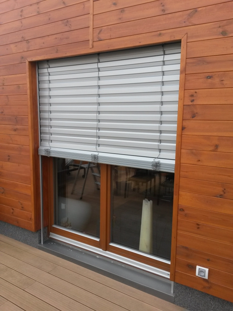 Venkovní žaluzie, lamela ve tvaru Z