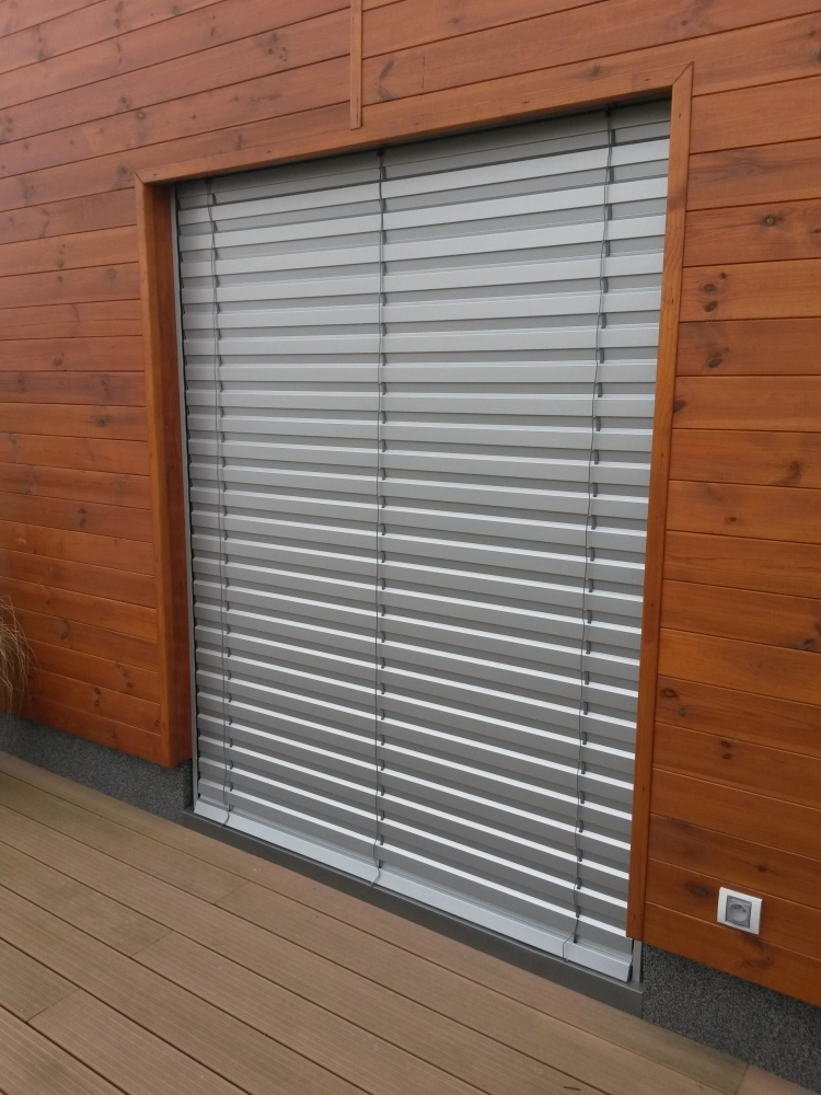 Venkovní žaluzie, lamela ve tvaru Z