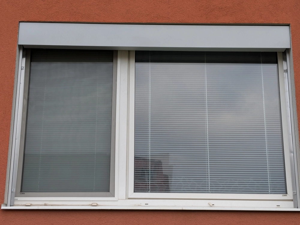 Venkovní žaluzie, lamela ve tvaru Z