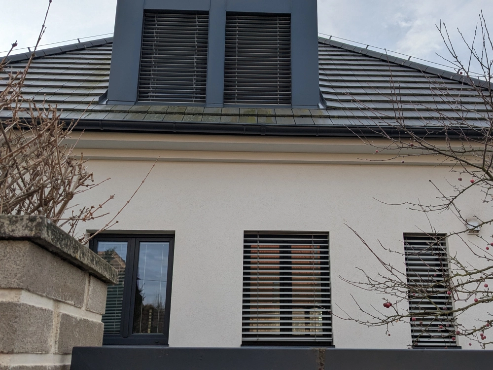 Venkovní žaluzie, lamela ve tvaru Z