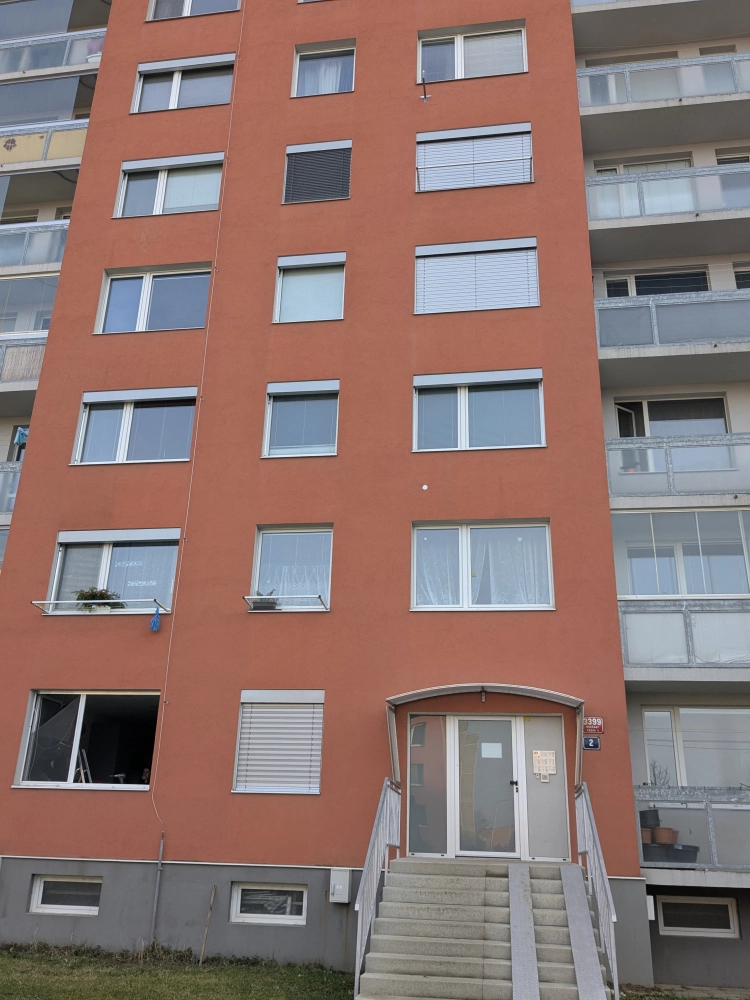 Venkovní žaluzie, lamela ve tvaru Z