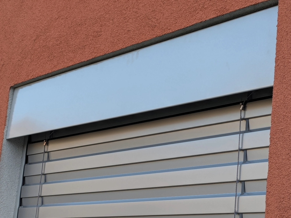 Venkovní žaluzie, lamela ve tvaru Z