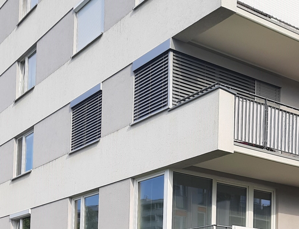 Venkovní žaluzie, lamela ve tvaru C