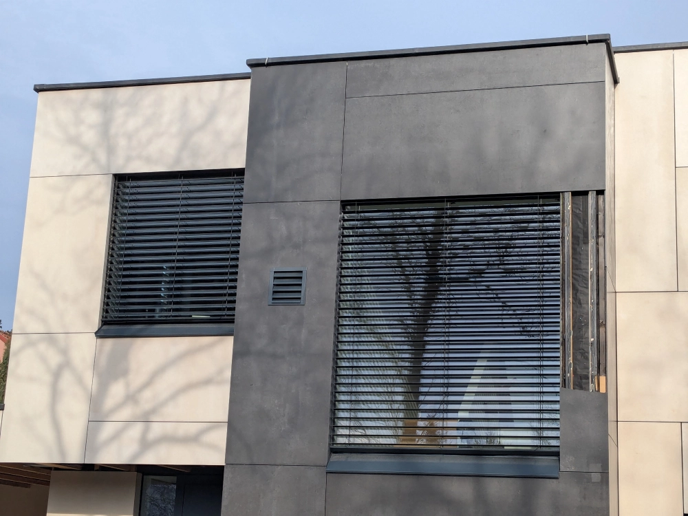 Venkovní žaluzie, lamela ve tvaru C