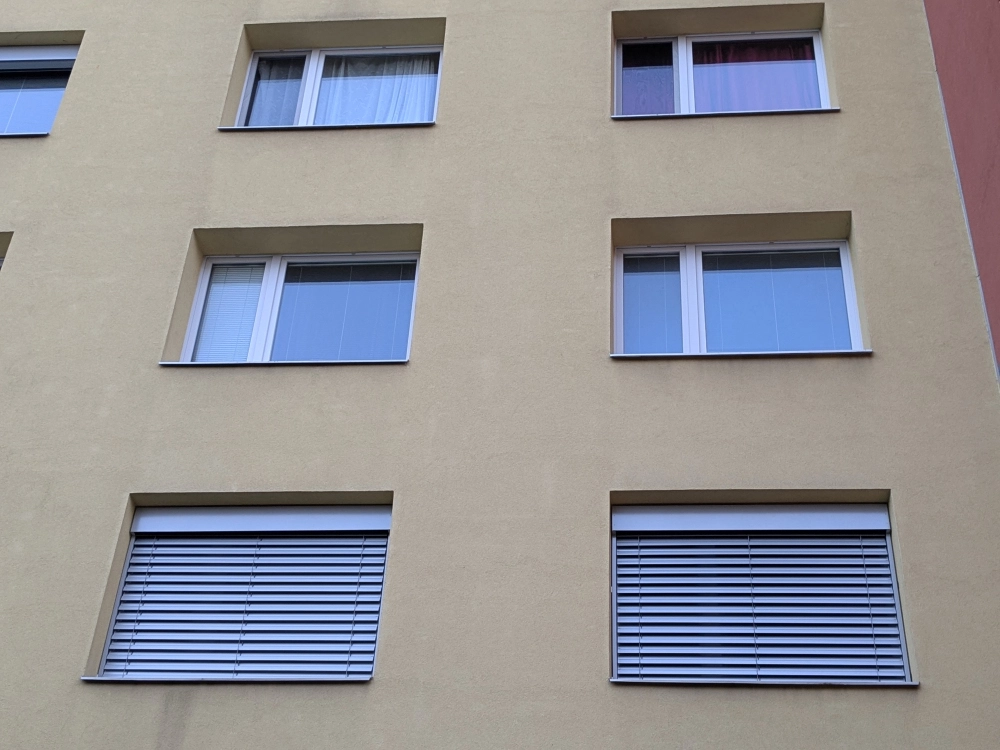 Venkovní žaluzie, lamela ve tvaru C