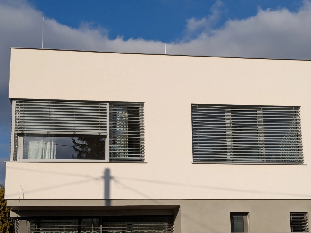 Venkovní žaluzie, lamela ve tvaru C