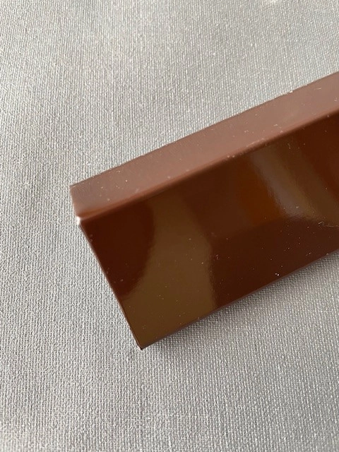 kolej rovná hnědá